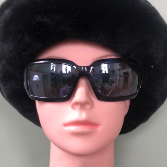 Prada Sunglasses - Picture 2 of 8